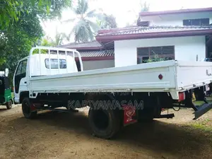 Isuzu ELF 1992 Lorry (Used)