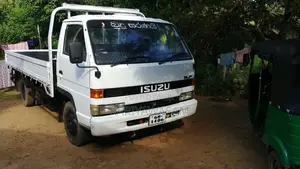 Isuzu ELF 1992 Lorry (Used)