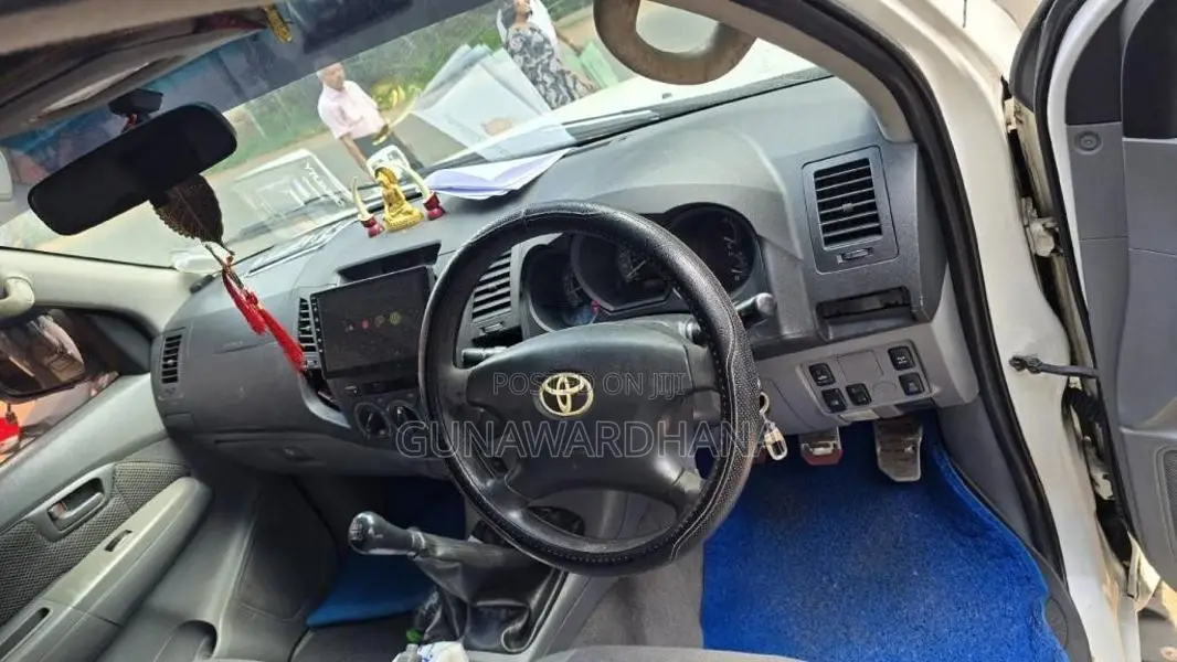 Toyota HILUX 2006 Pickup (Used)