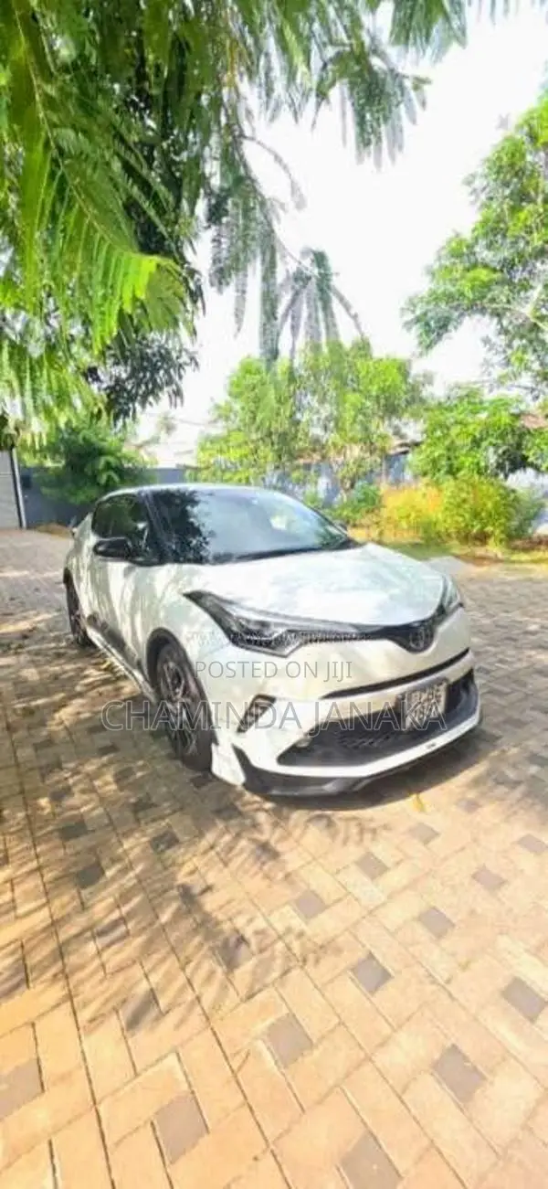 Toyota CHR 10 2018 SUV (Used)