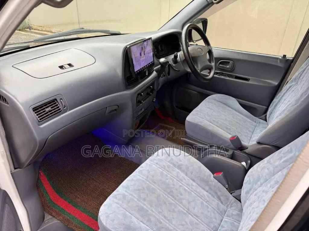 Toyota Townace Noah KR42 2000 Van (Used)