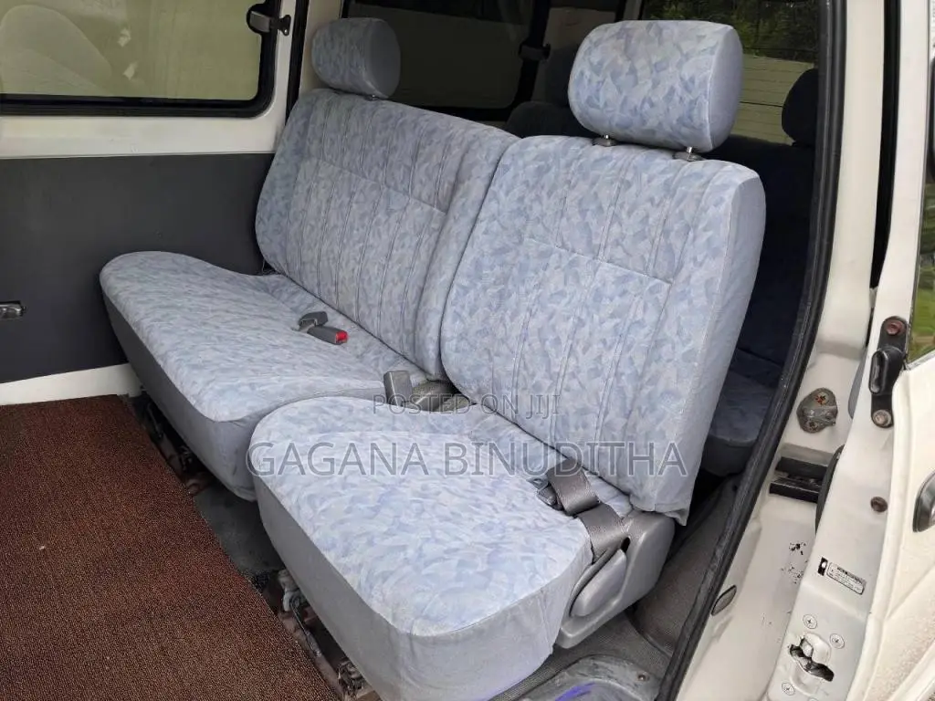 Toyota Townace Noah KR42 2000 Van (Used)