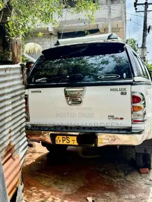 Toyota Hilux 2010 Pickup (Used)