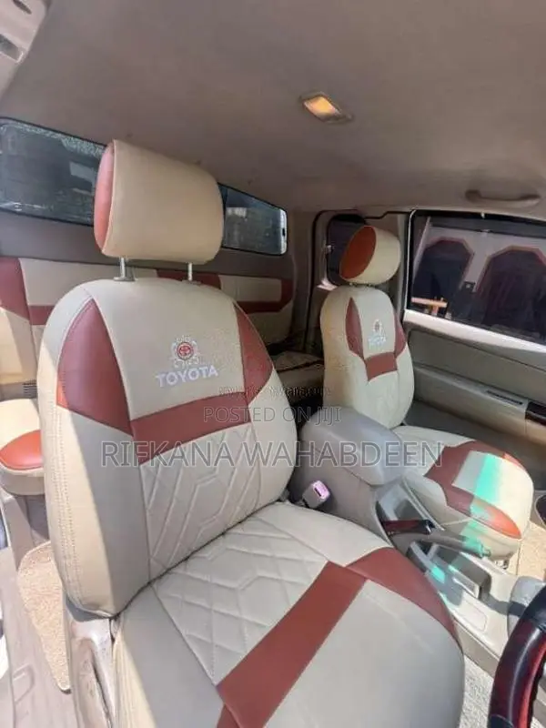 Toyota Hilux 2010 Pickup (Used)