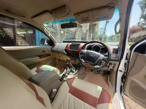 Toyota Hilux 2010 Pickup (Used)