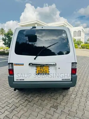 Nissan Lion Face 2011 Van (Used)