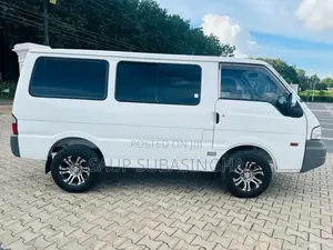 Nissan Lion Face 2011 Van (Used)