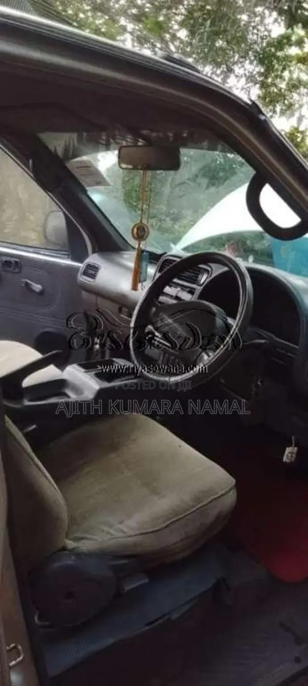 Nissan Serena 1994 Van (Used)