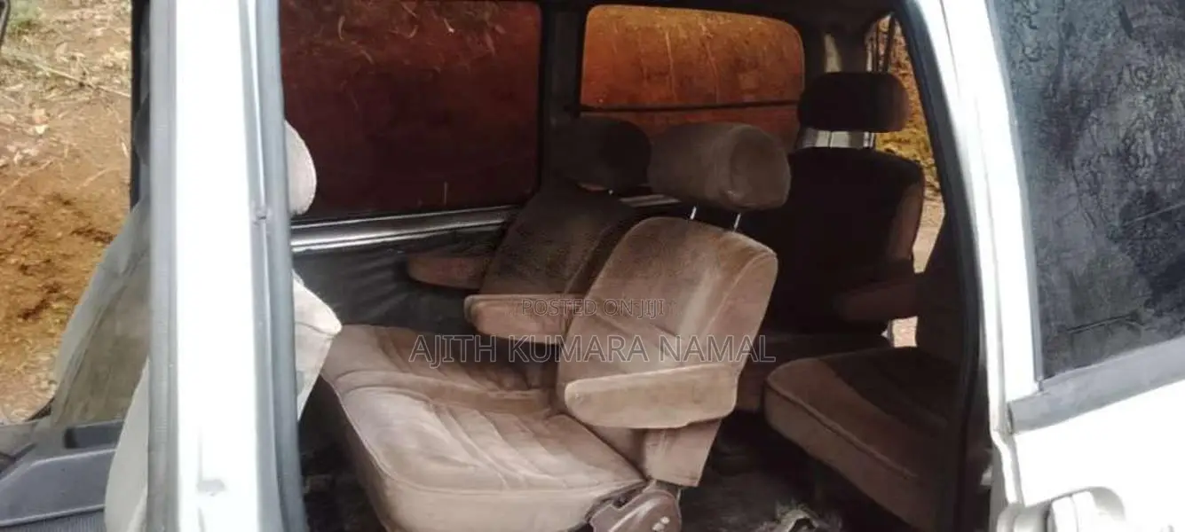 Nissan Serena 1994 Van (Used)