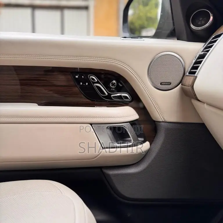 Range-Rover Vogue P400e SE 2018 SUV (Used)