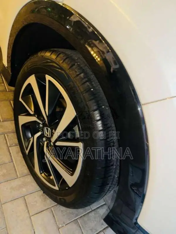 Honda Vezel RS Sensing 2018 SUV (Used)