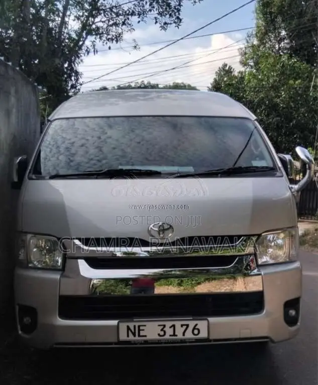 Toyota KDH 2025 Van (Used)