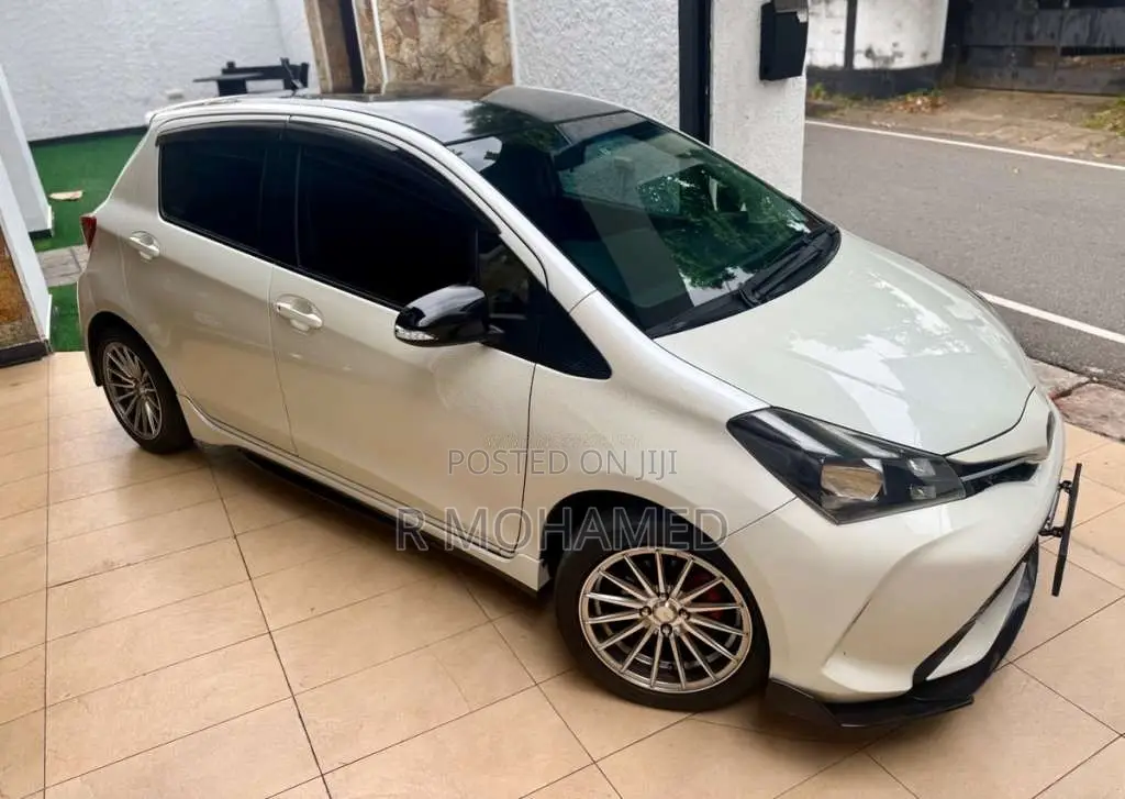 Toyota Vitz 2015 Car (Used)