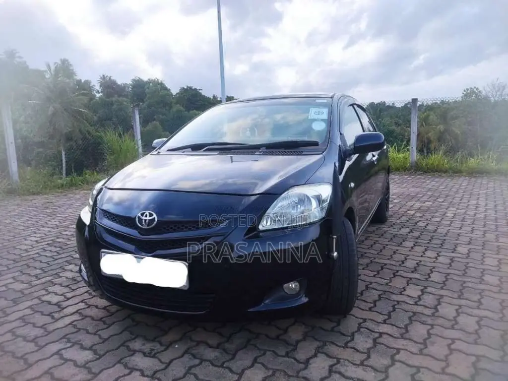 Toyota Yaris 2009 Car (Used)