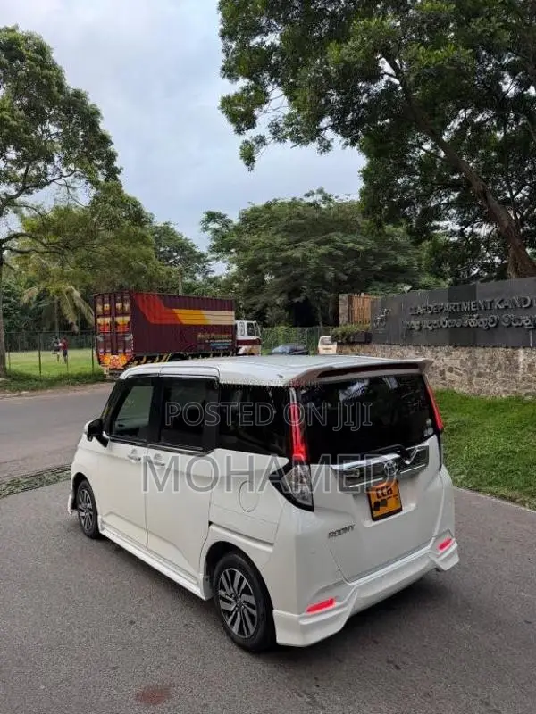 Toyota ROOMY CUSTOM G 2023 Car (Used)