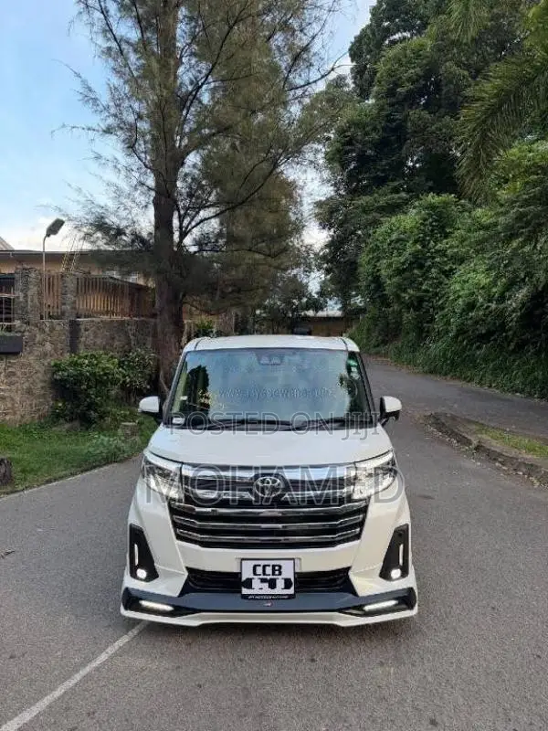 Toyota ROOMY CUSTOM G 2023 Car (Used)