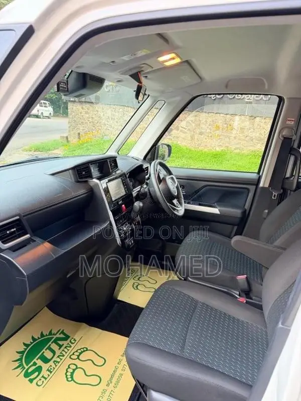 Toyota ROOMY CUSTOM G 2023 Car (Used)