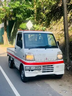 Mitsubishi MiniCab 2000 Lorry (Used)