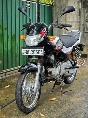 Bajaj CT100 2019