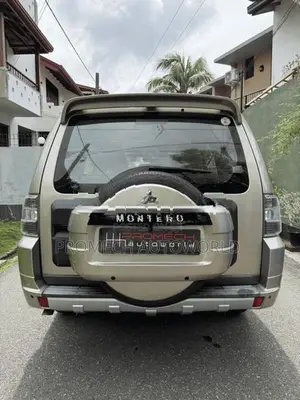 Mitsubishi Montero V93 2010
