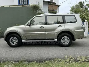 Mitsubishi Montero V93 2010