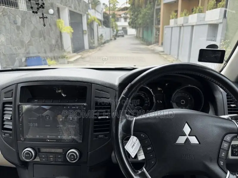 Mitsubishi Montero V93 2010
