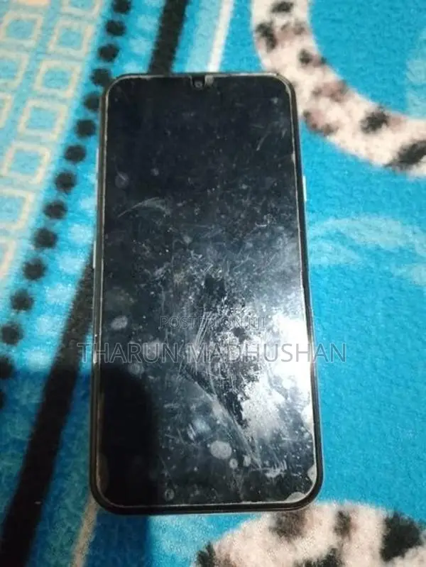 LG Q31 3gb/32gb (Used)