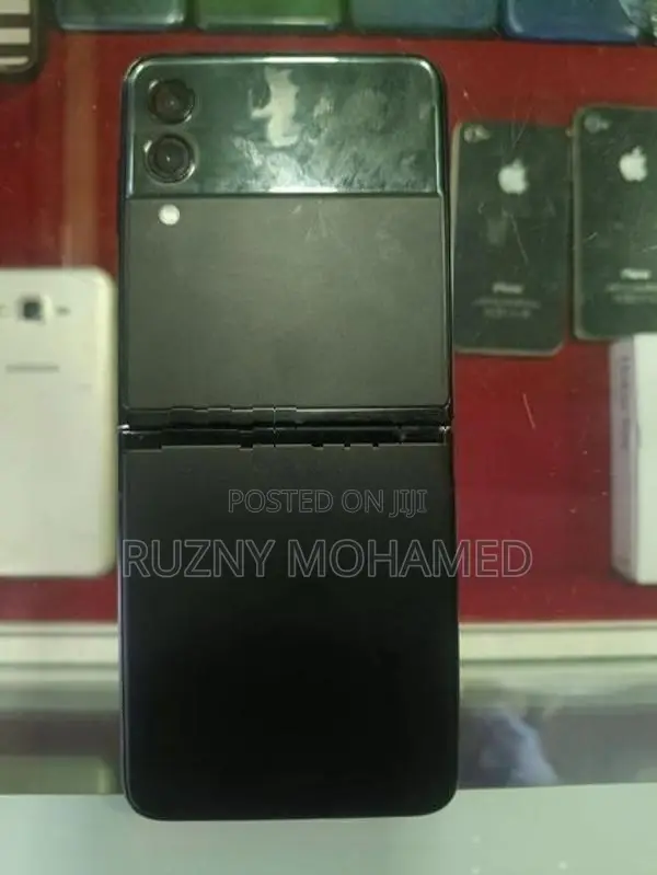 Samsung Galaxy Z Flip3 (Used)