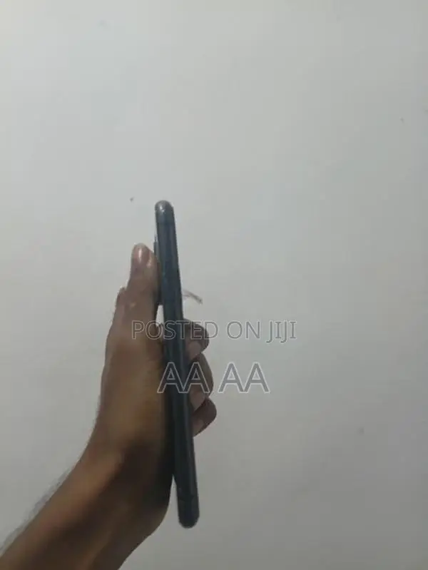 Apple iPhone 11 (Used)