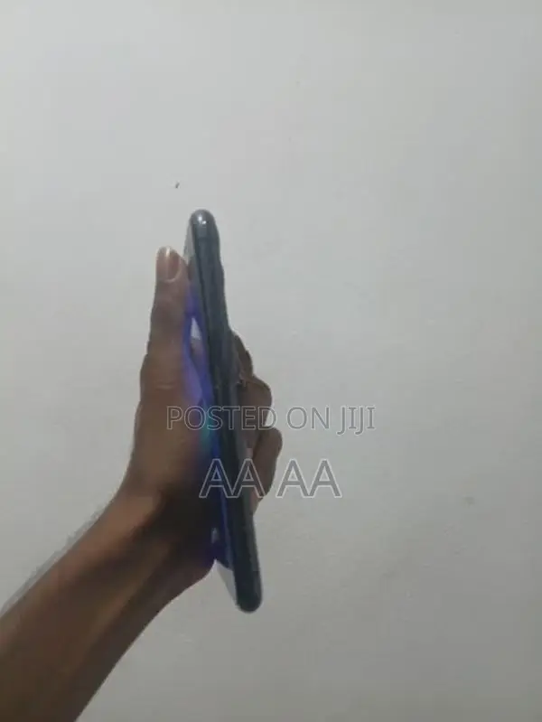 Apple iPhone 11 (Used)