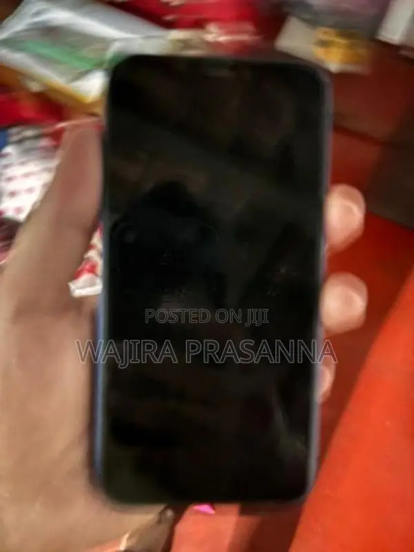Apple iPhone 12 (Used)