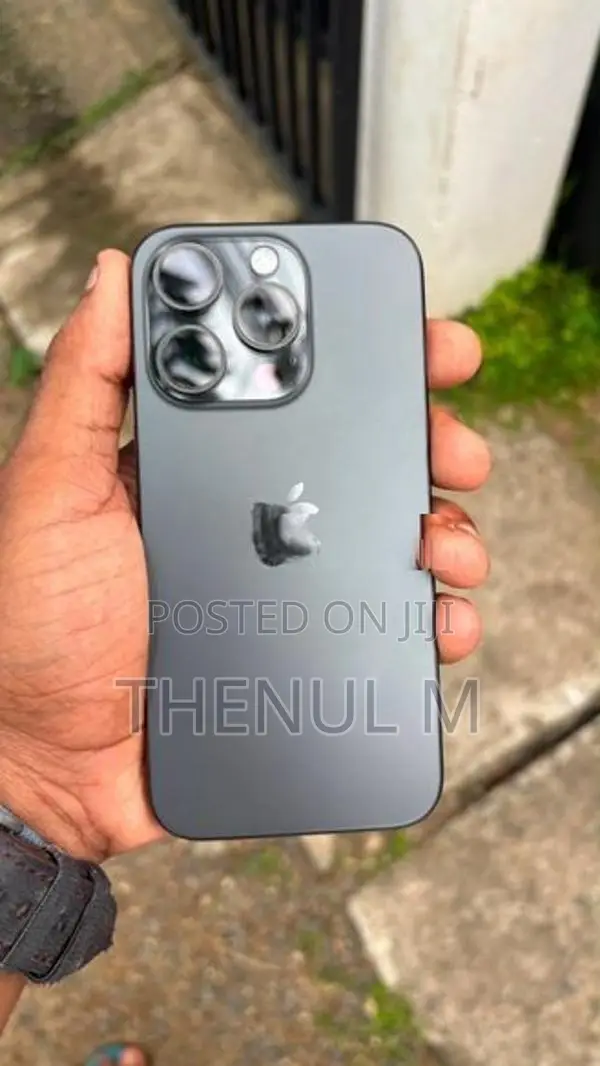 Apple iPhone 15 Pro (Used)