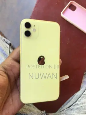 Apple iPhone 11 (Used)