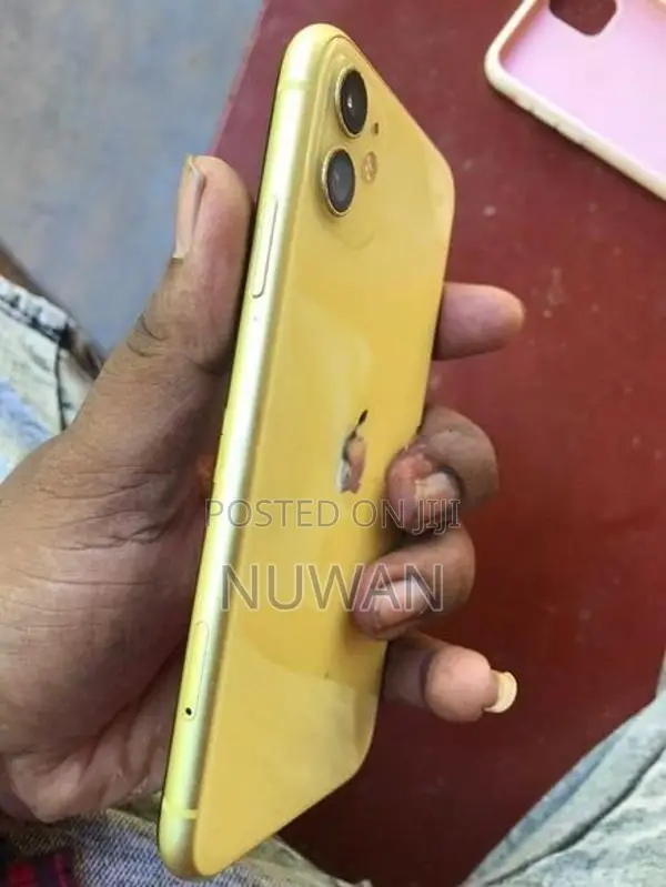 Apple iPhone 11 (Used)