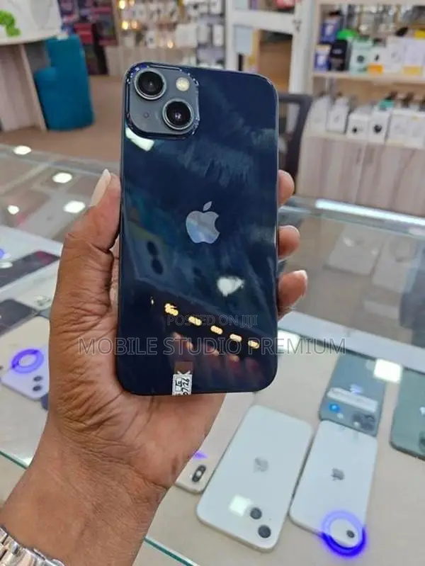 Apple iPhone 13 (Used)