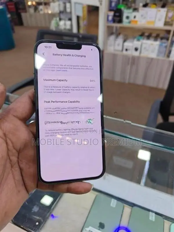 Apple iPhone 13 (Used)