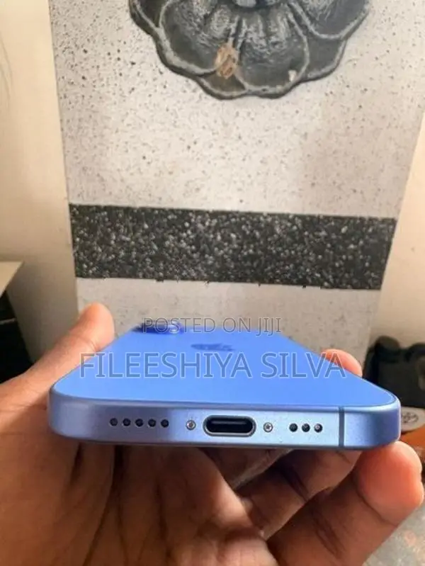 Apple iPhone 16 128GB (Used)