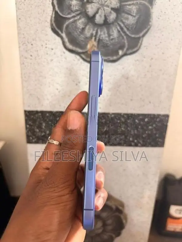 Apple iPhone 16 128GB (Used)