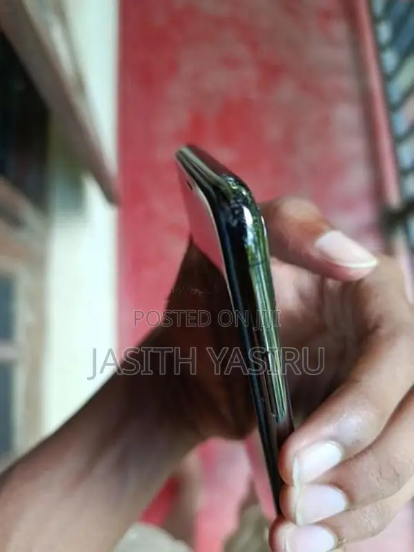 Apple iPhone X (Used)