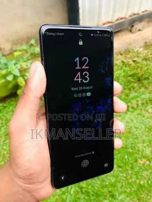 Samsung Galaxy S20FE 256GB (Used)