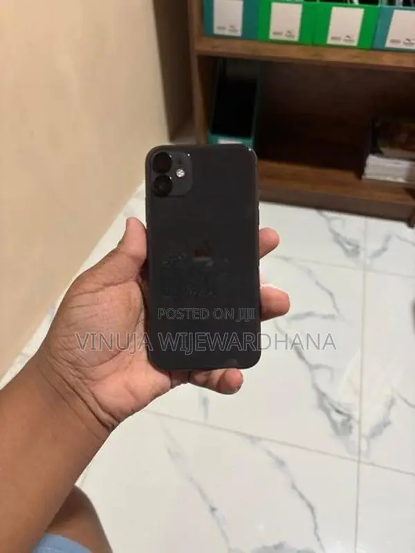 Apple iPhone 11 (Used)