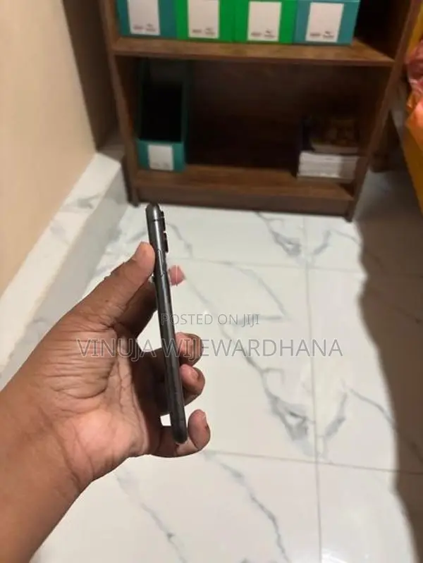 Apple iPhone 11 (Used)