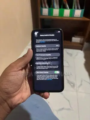 Apple iPhone 11 (Used)