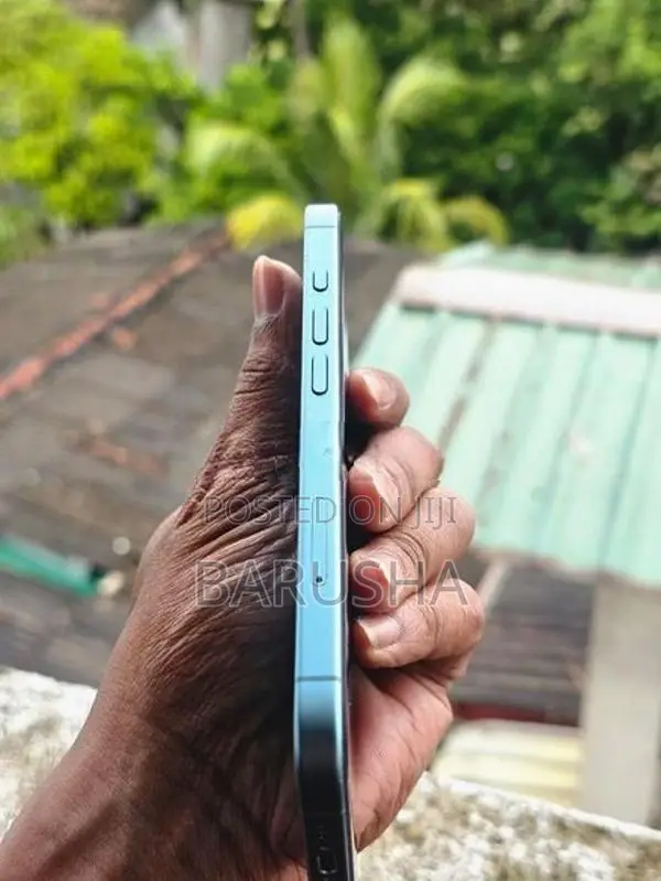 Apple iPhone 16 (Used)