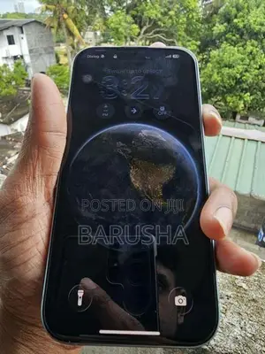 Apple iPhone 16 (Used)