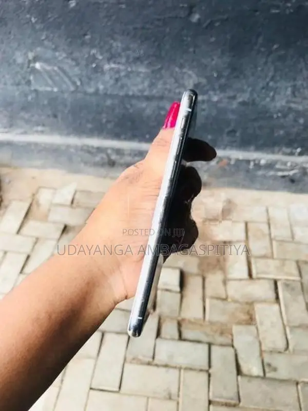 Apple iPhone X (Used)