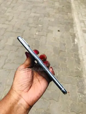 Apple iPhone X (Used)
