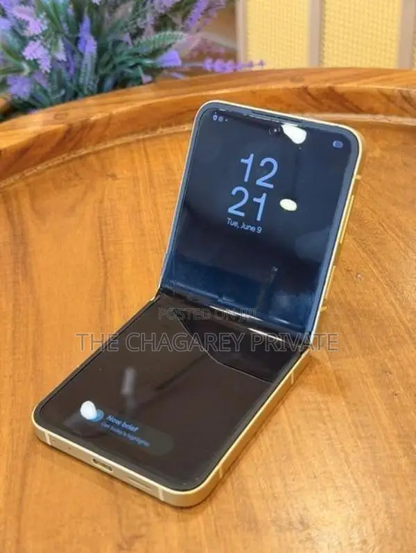Samsung Galaxy Z Flip 6 (Used)