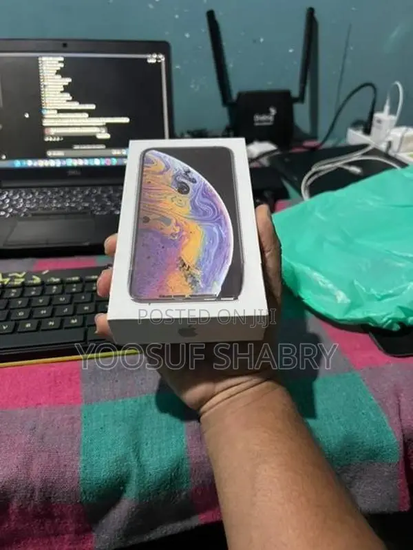 Apple iPhone XS 256GB (Used)