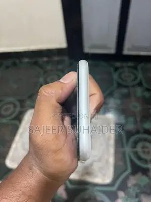 Apple iPhone SE 2 256GB (Used)